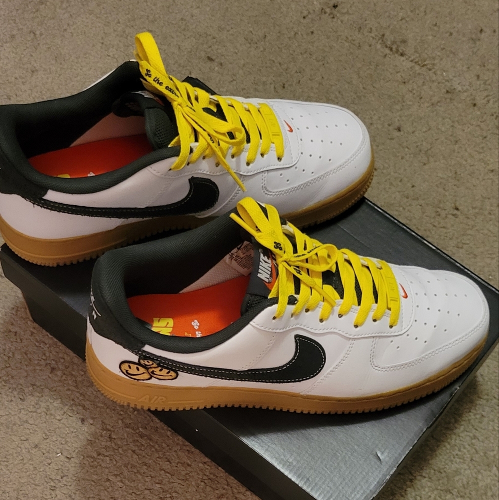 Nike kicks